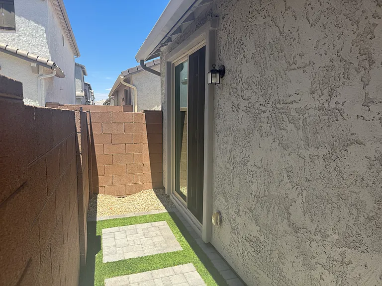 25202 N 142nd Dr — Photo 37