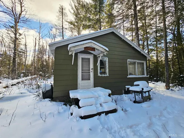 449 Iron Pin Trl, Gwinn, MI 49841