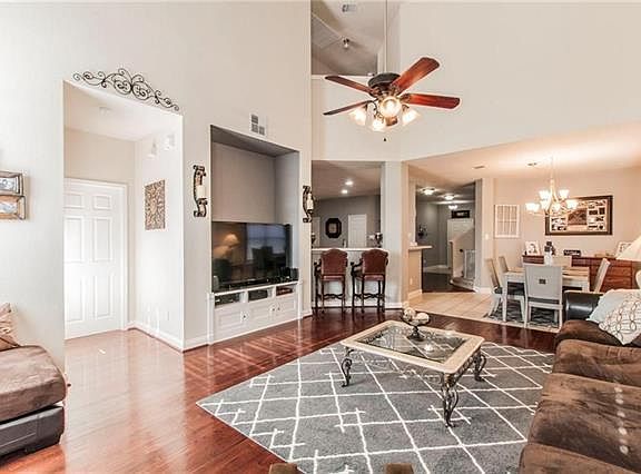 3rd image of 9801 Old Field Dr