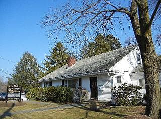 2nd image of 873 Concord St Ste 1