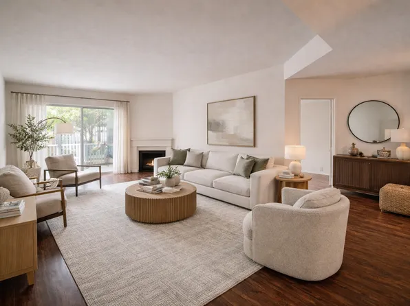 Elegant 2BR/2BA Retreat with Massive Private Patio Minutes from Beverly Hills, 1440 Rexford Dr APT 105, Los Angeles, CA 90035