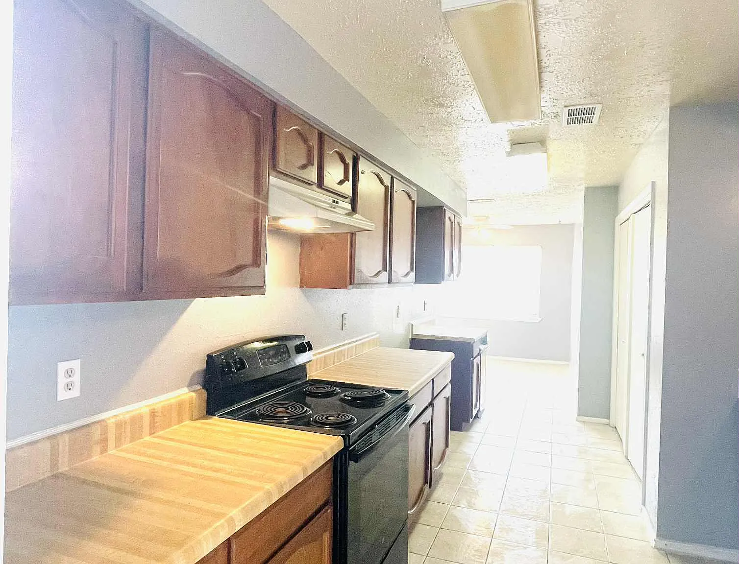 3 bed, 1477 sqft, $1,850 — Photo 3