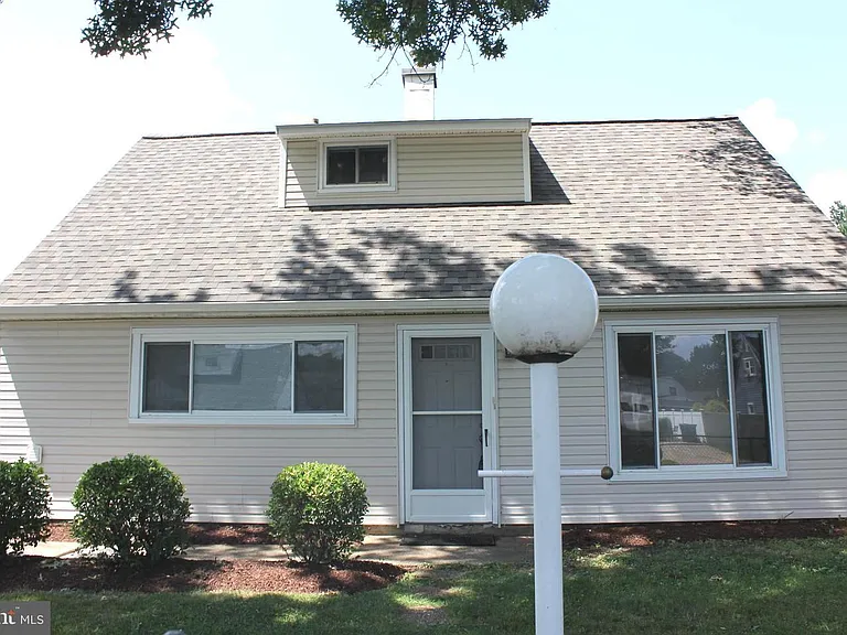 553 Doloro Dr — Photo 1