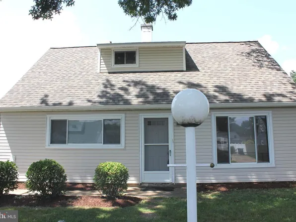 553 Doloro Dr, Morrisville, PA 19067