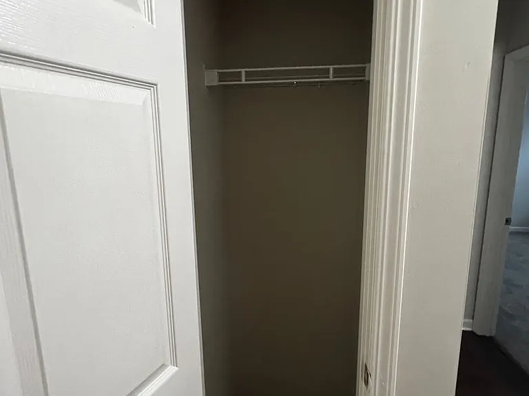 2208 Adkins Cir — Photo 36
