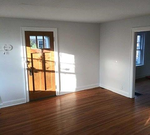 Living room/main door