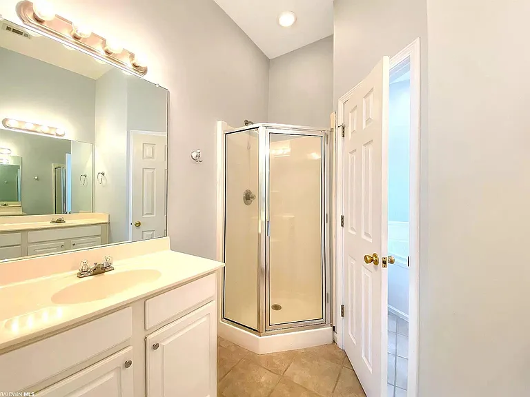 4 Yacht Club Dr #9 — Photo 10