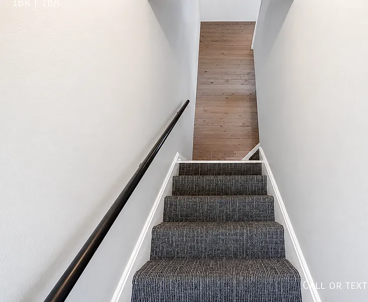 Luxury Renovated West End Allentown 1 Bedroom Apartment — Photo 3