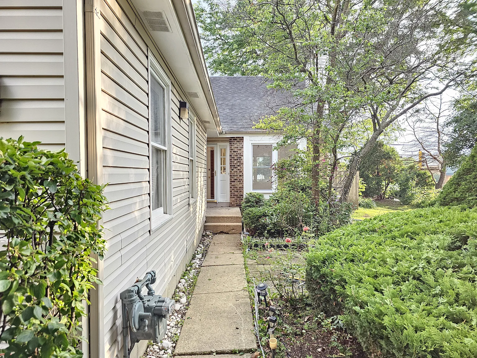 129 Pauline Ave photo 1