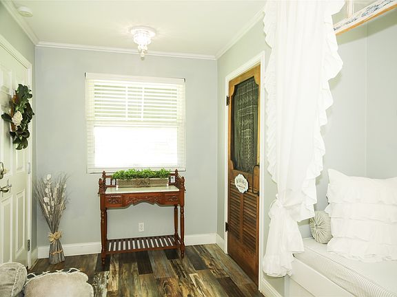 3rd image of 367 Hillcroft Dr