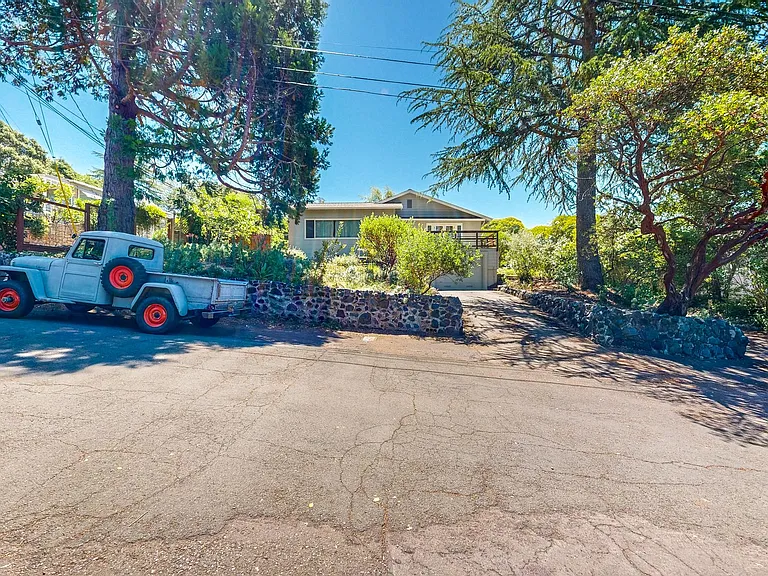 4560 Sullivan Ct — Photo 60