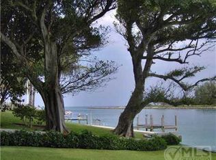 82 Lighthouse Dr, Jupiter Inlet Colony, FL 33469