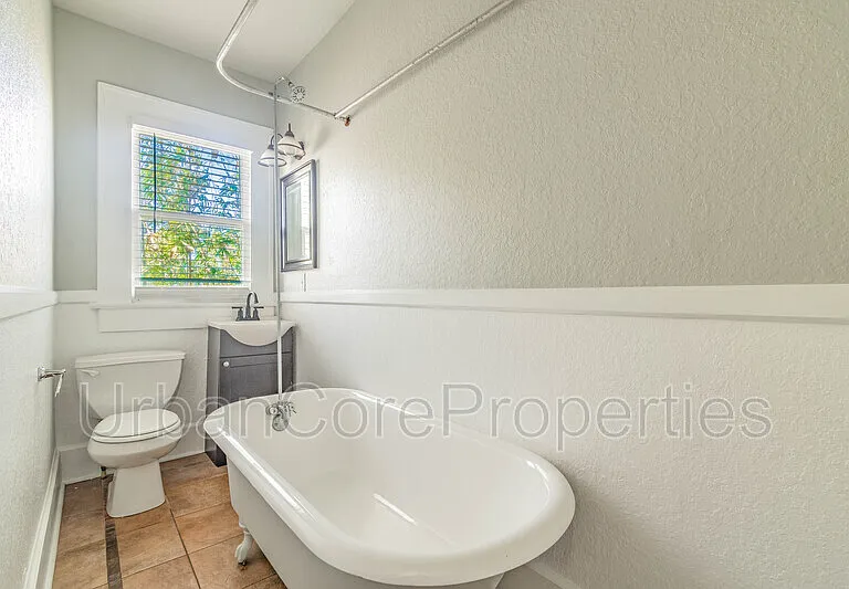315 7th Ave N #10 — Photo 12