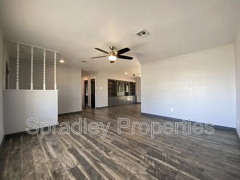 3 bed, 2.0 bath, 1616 sqft, $1,525 — Photo 2