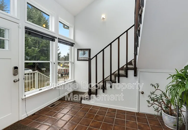 55 Hylebos Ave — Photo 6