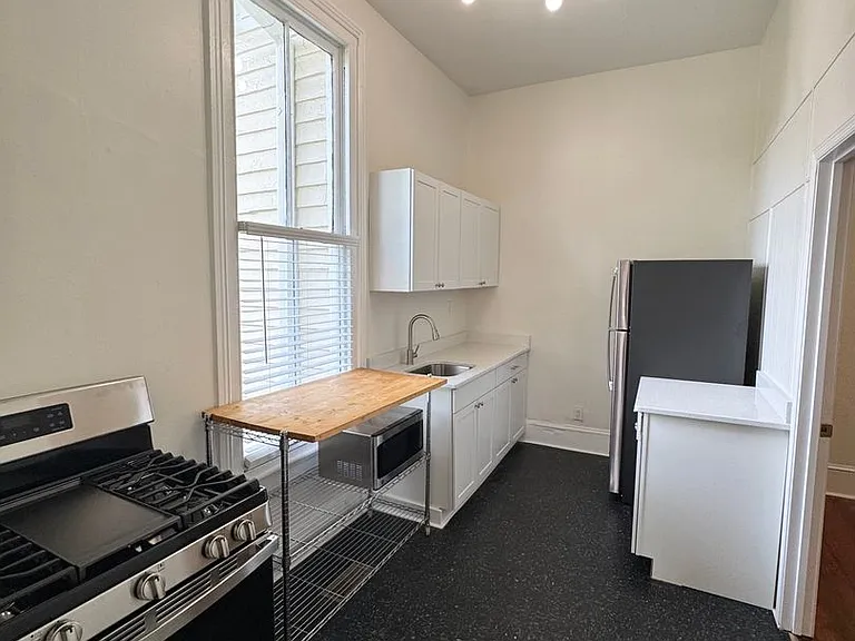 504 N Person St — Photo 9