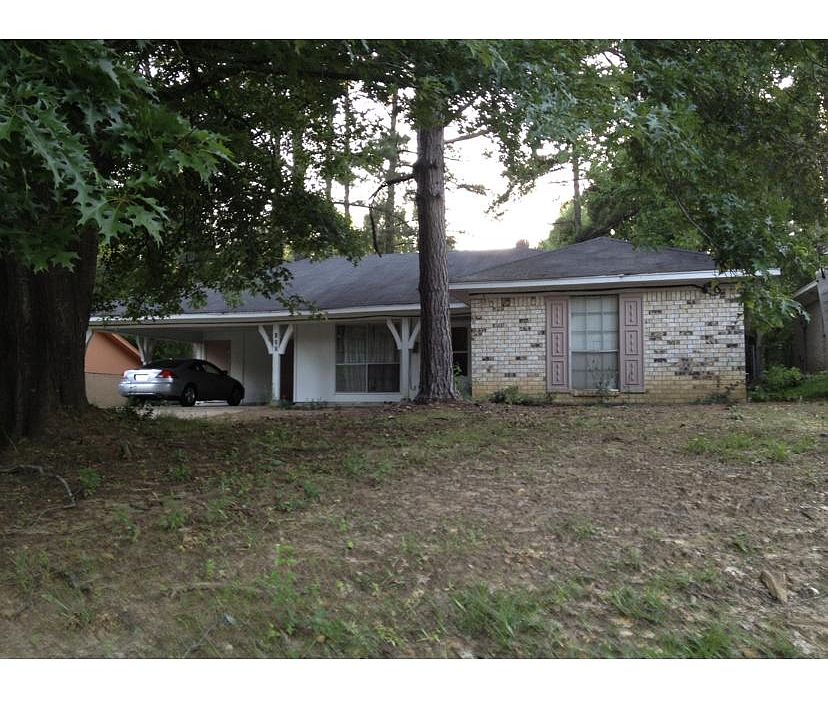 1st image of 127 W Woodcrest Dr