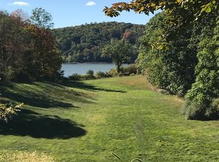 3703 Albany Post Rd #1, Poughkeepsie, NY 12601