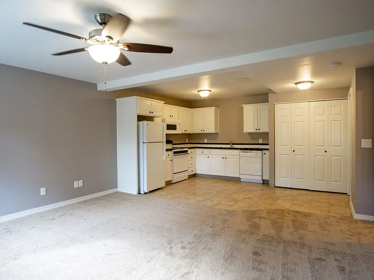5025 S Corbett Ave #19 — Photo 3