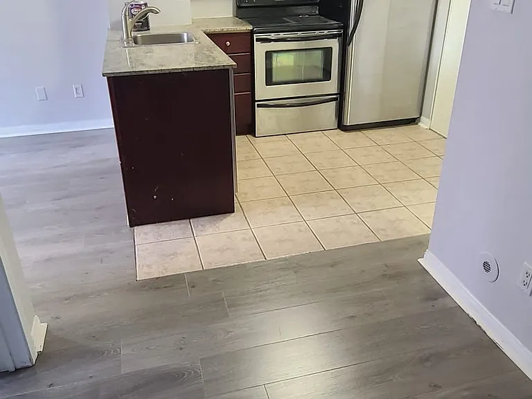 10 Laidlaw St #708 — Photo 3