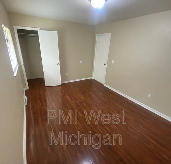 6081 In The Pines Dr SE — Photo 13