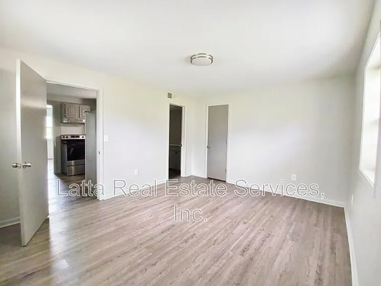 301 W 31st St #102-B — Photo 5