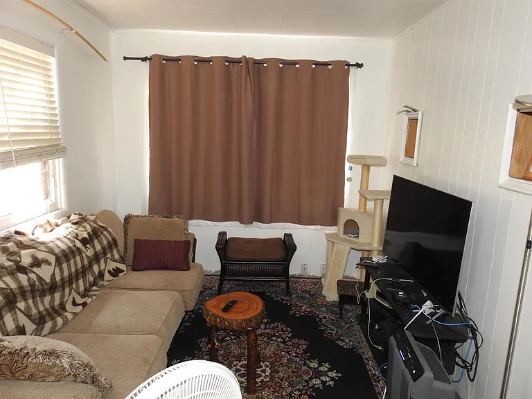 517 Atwood St — Photo 6