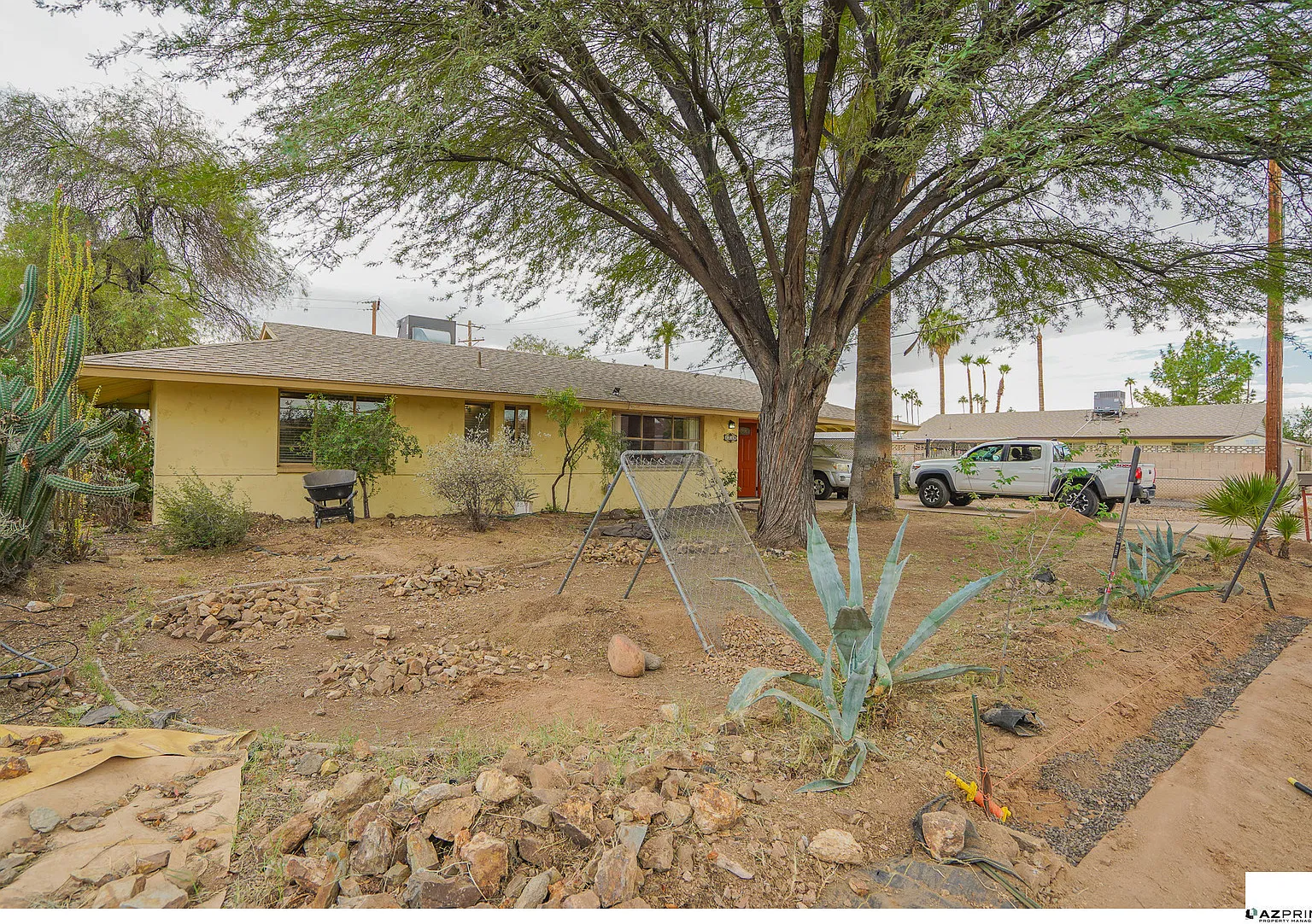 Lovely 3/2 House in Phoenix! — Photo 2