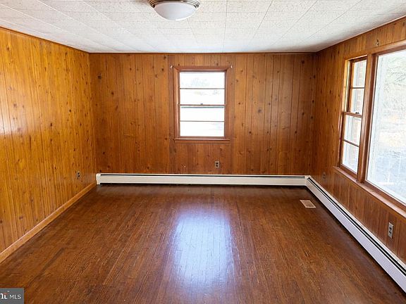 3rd image of 7366 River Rd