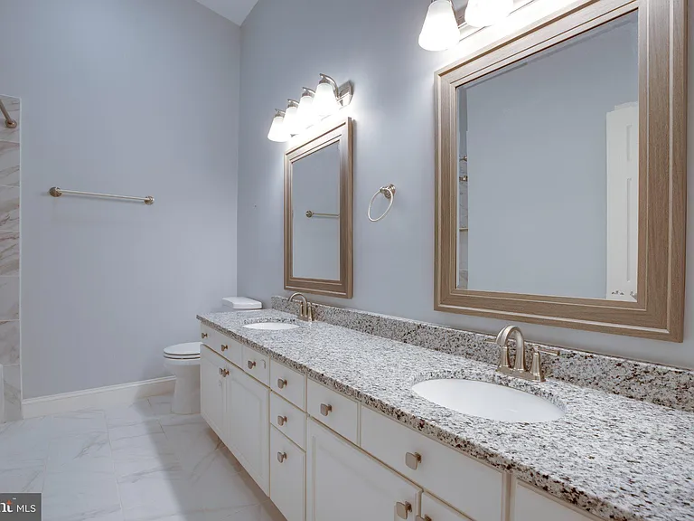 2914 Oakton Crest Pl — Photo 36