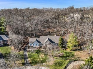 9515 Country Club Grn, Saint Louis, MO 63127