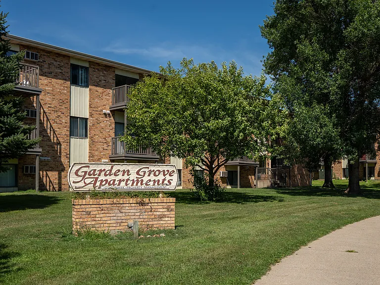 Bismarck, ND Garden Grove Apartments | Exterior