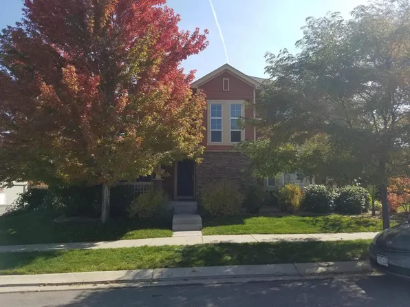 2370 Windmill Dr, Longmont, CO