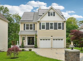 198 Benefield Blvd, Peekskill, NY 10566