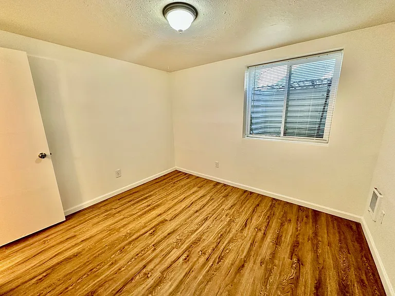 11409 N Guinevere Dr — Photo 15