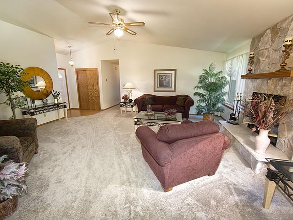 5th image of 3319 Mary Ann Dr