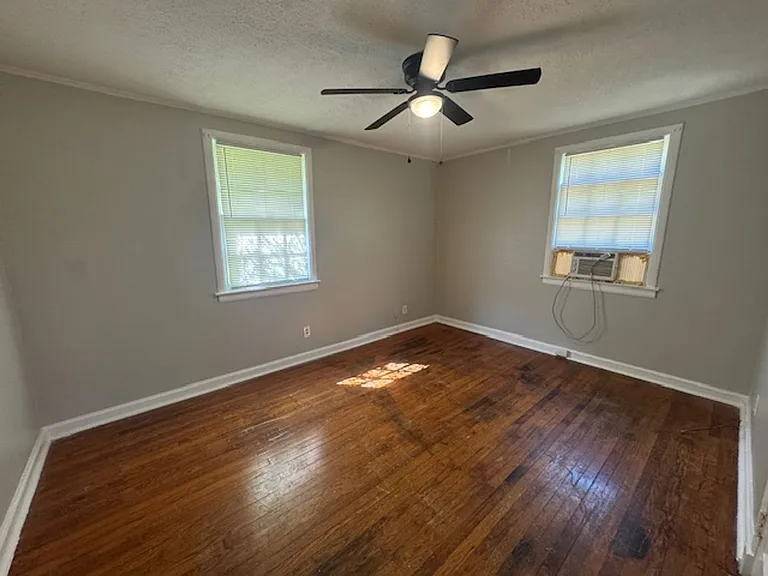 319 Olivia Ct — Photo 10