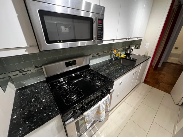 333 East 30th Street image 6 of 39