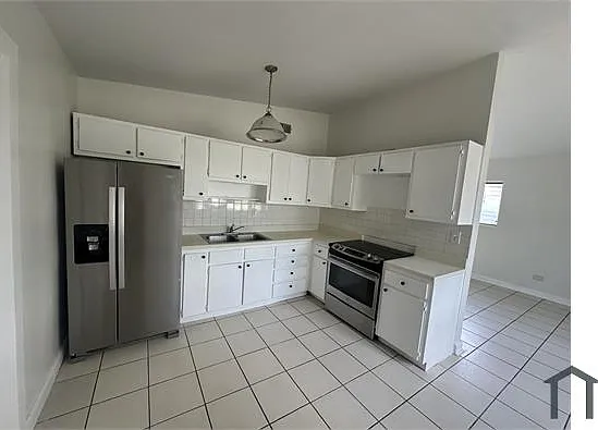 821 SW 2nd St — Photo 9