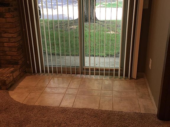 3rd image of 9634 Hampshire Ln