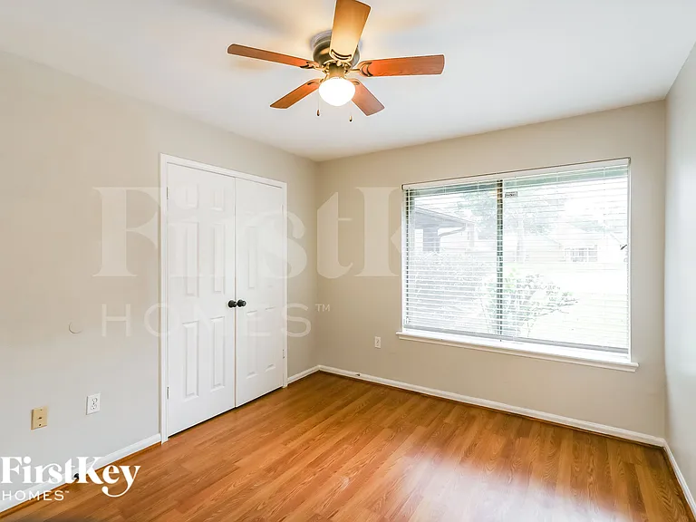 20042 Fort Dodge Dr — Photo 11