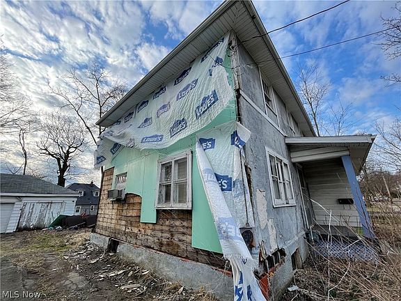 3rd image of 304 Vaniman St