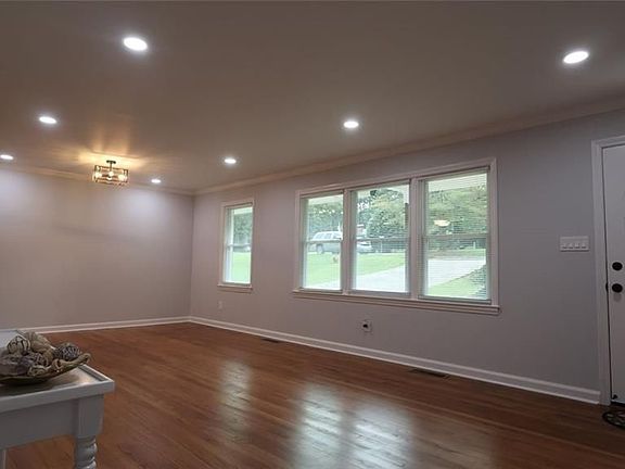 5th image of 6815 Florence Dr