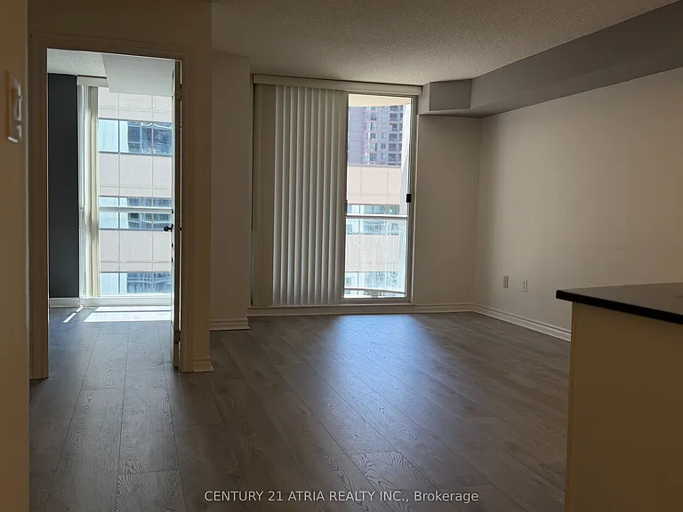 801 Bay St #602 — Photo 7