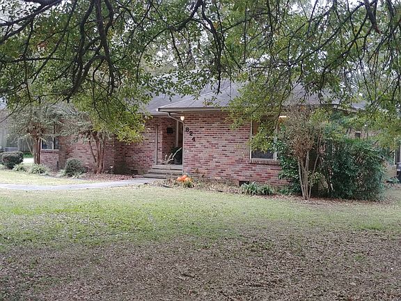 2nd image of 824 S Lakeshore Dr