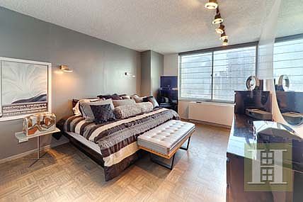 5th image of 404 E 79th St APT 25D