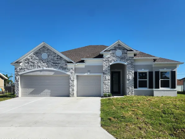 1391 Helliwell St NW, Palm Bay, FL 32907