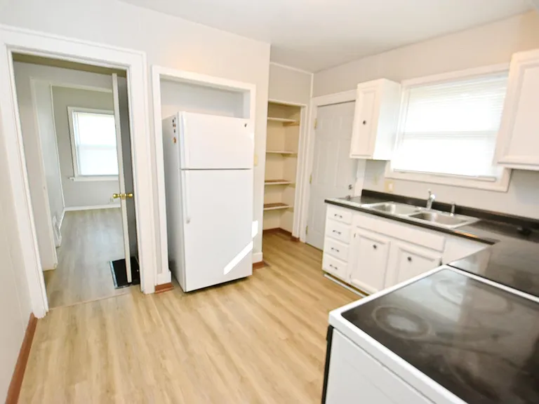 1315 Longfellow Ave — Photo 3