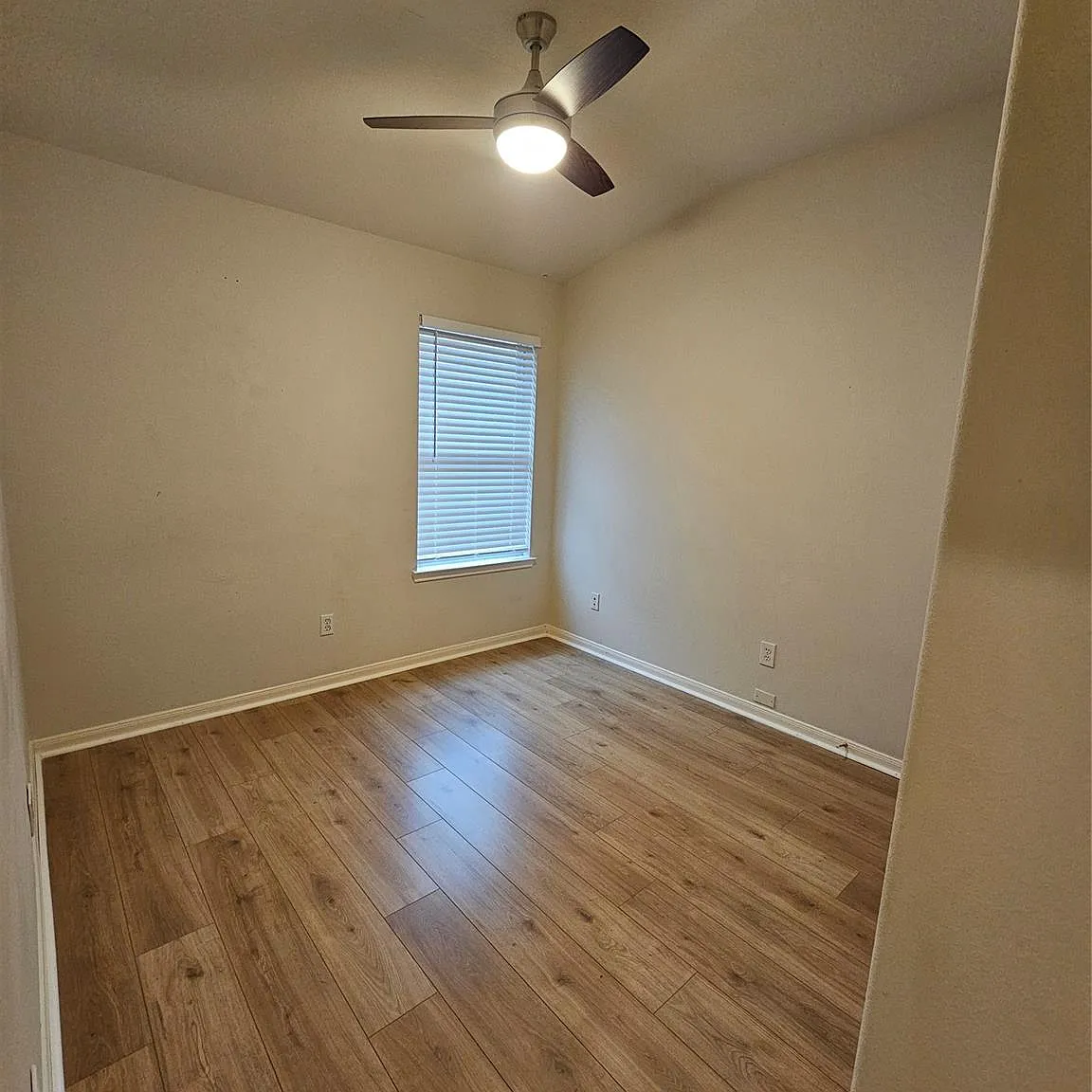 3 bed, 2.0 bath, 1484 sqft, $1,950 — Photo 4
