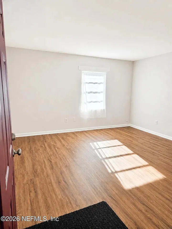 3 bed, 1074 sqft, $1,545 — Photo 3